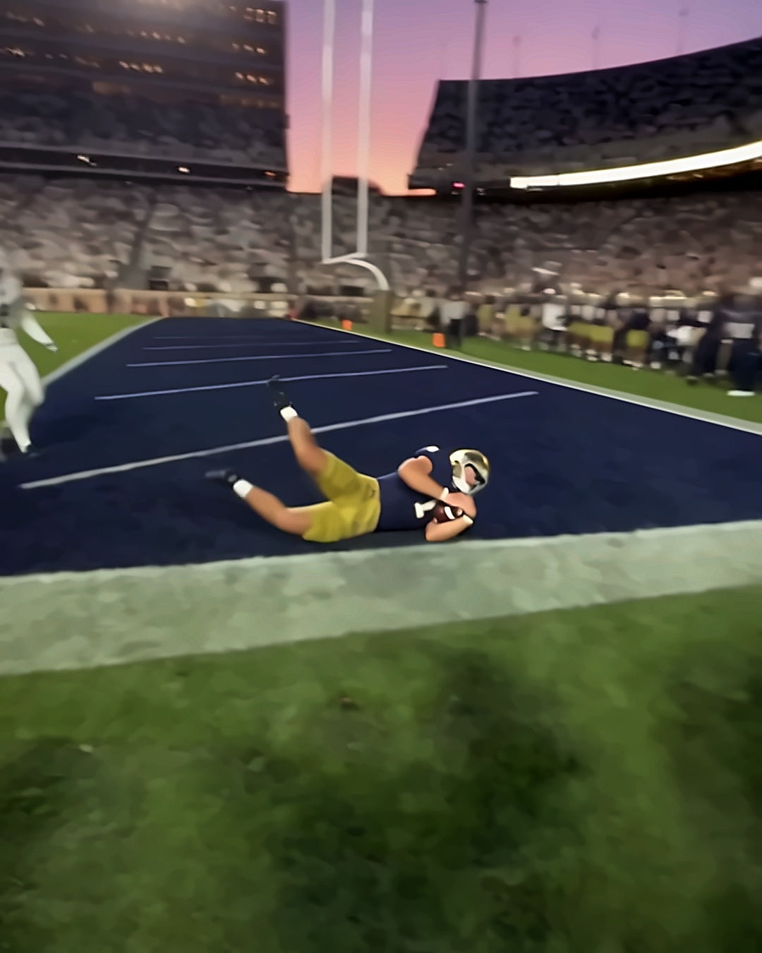 Diving touchdown filmed from the coach's eyes